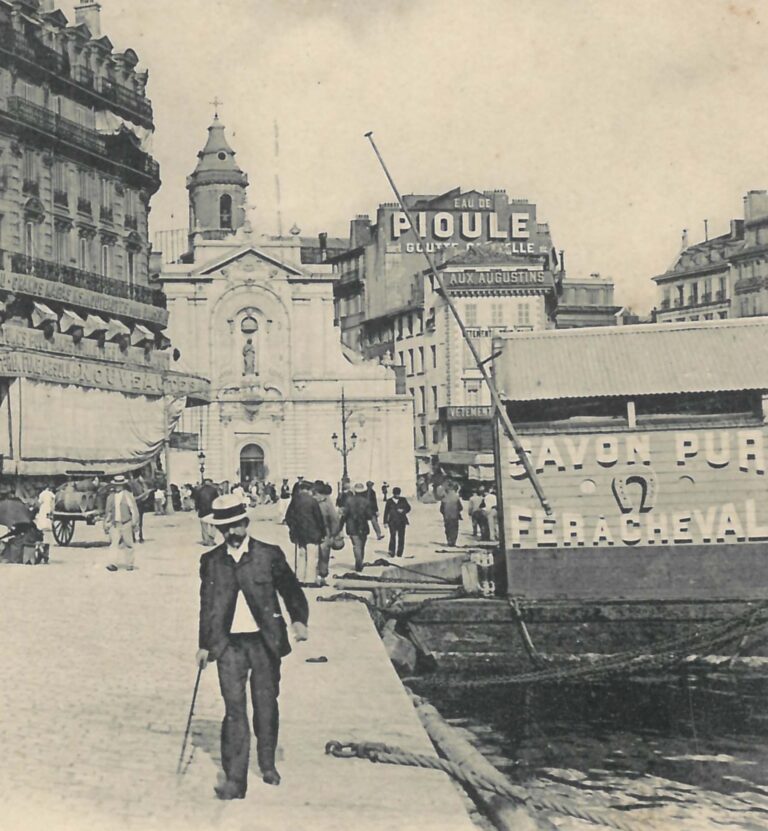 Dobová fotka Marseille s francouzským pánem a reklamou marseillského mýdla